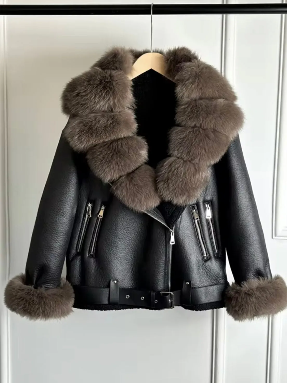 Luxurious Women's Eco-Leather Sheepskin Coat with Natural Fur