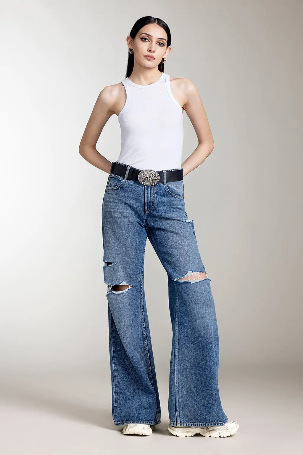 Stylish Ripped Straight Fit Jeans