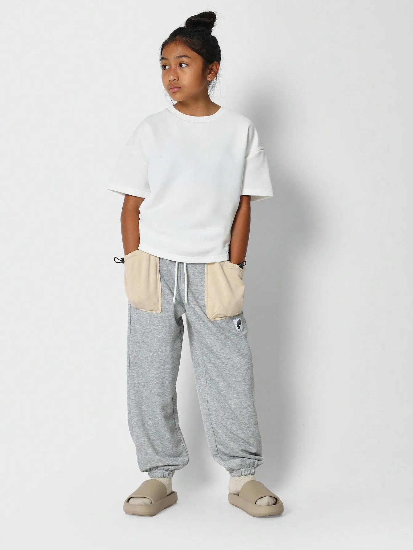 Tween Girls Jogger With Contrast Pockets