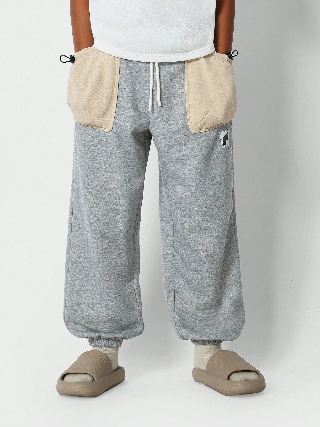 Tween Girls Jogger With Contrast Pockets